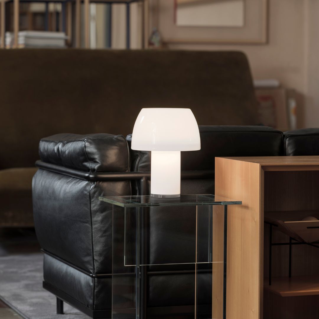 photo1.jpgLOROSAE TABLE